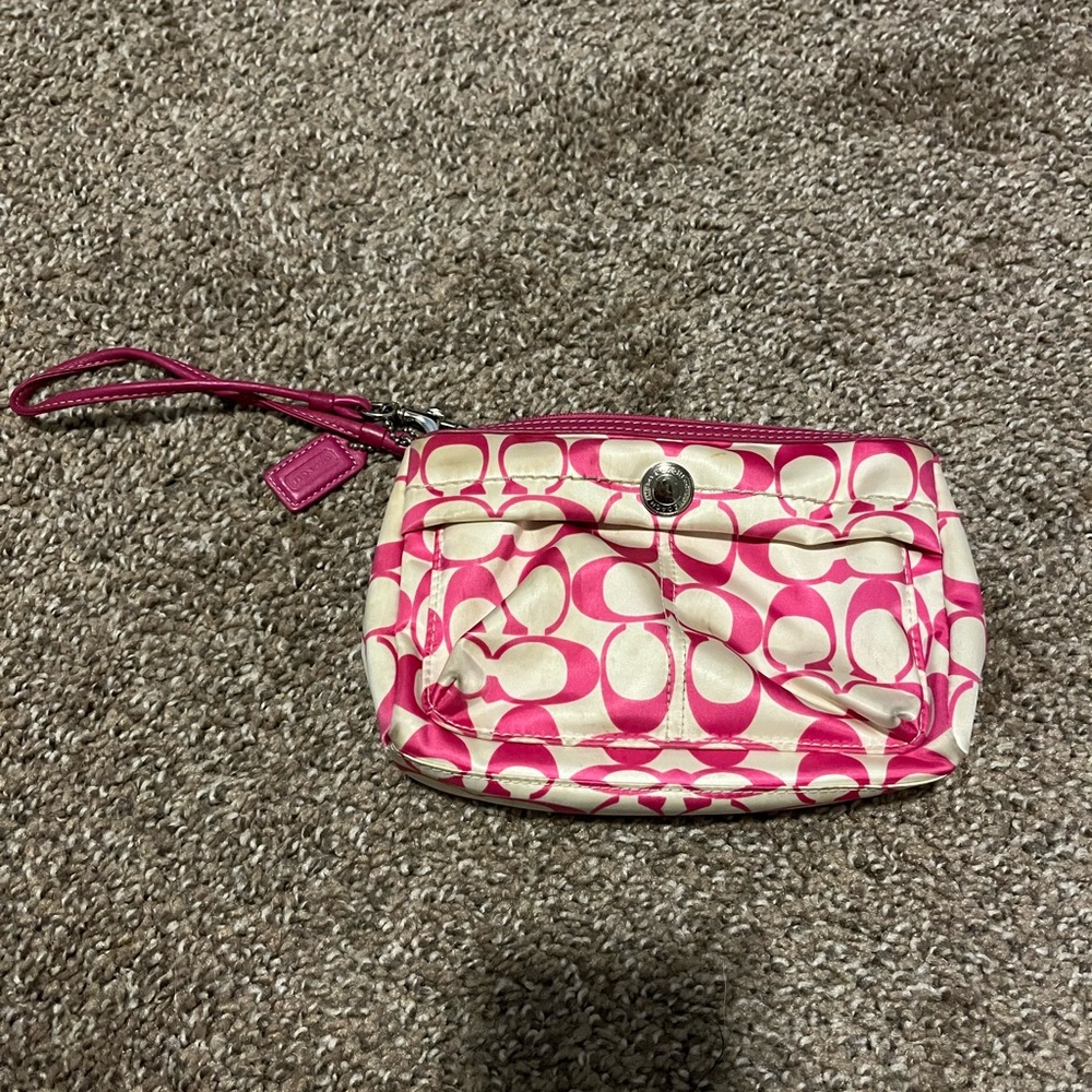 2000s Pink and White Coach Wristlet